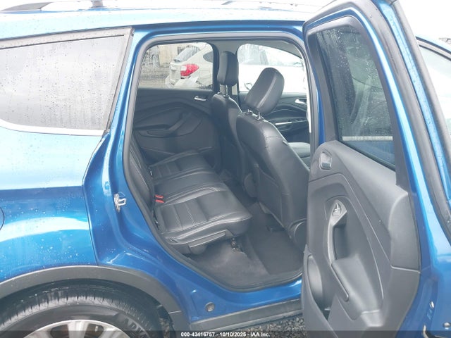 1FMCU9J99JUA92329 Ford Escape Titanium