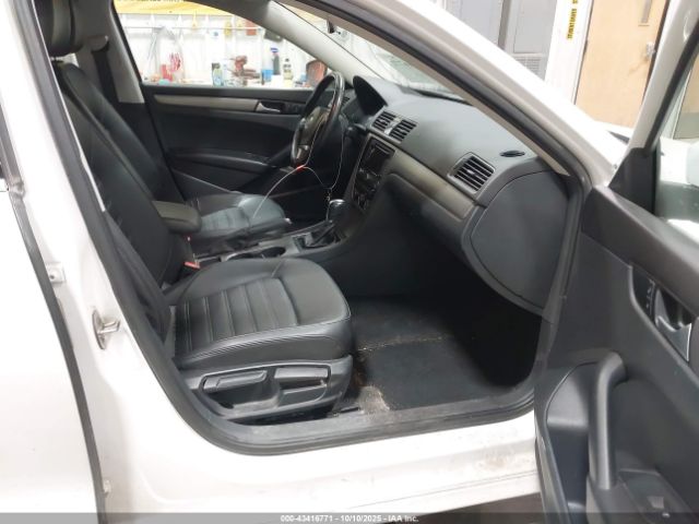 2015 VOLKSWAGEN PASSAT 1VWBS7A3XFC097846 Photo 4