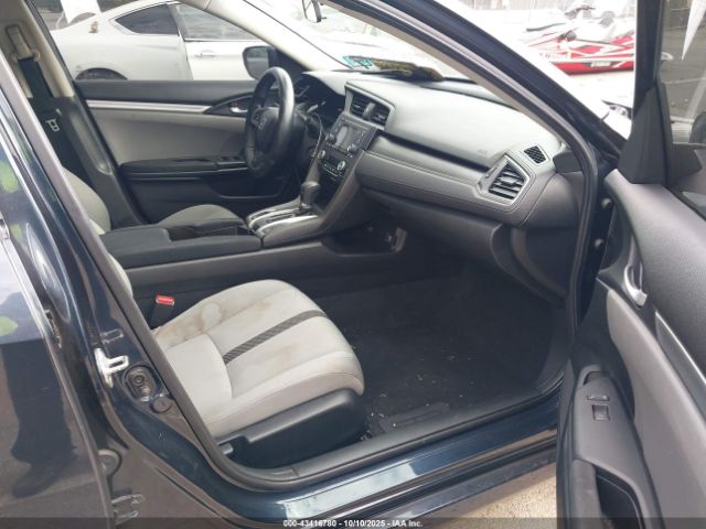 2018 HONDA CIVIC 2HGFC2F57JH526379 Photo 4