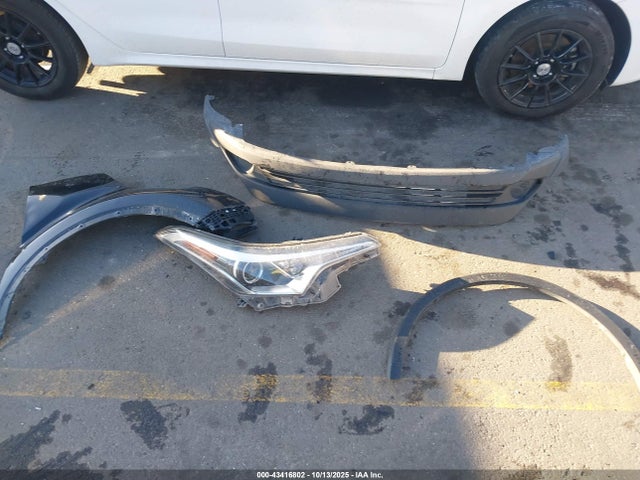 Toyota C-HR LE 2019 NMTKHMBX2KR096277 Image 12