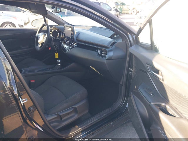 Toyota C-HR LE 2019 NMTKHMBX2KR096277 Image 5