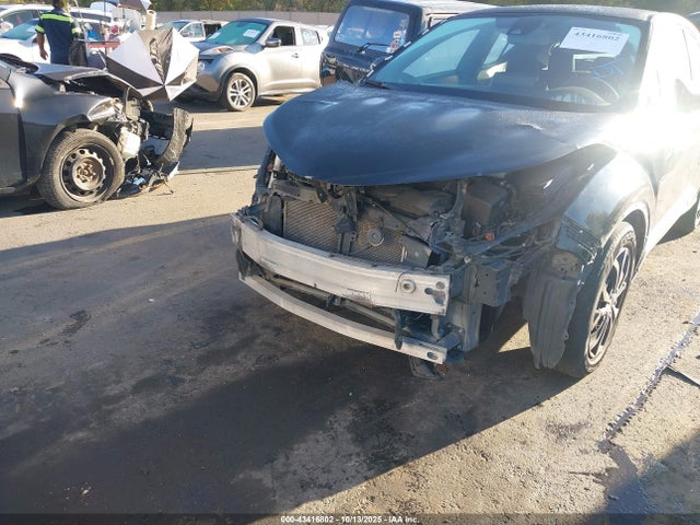 Toyota C-HR LE 2019 NMTKHMBX2KR096277 Image 6
