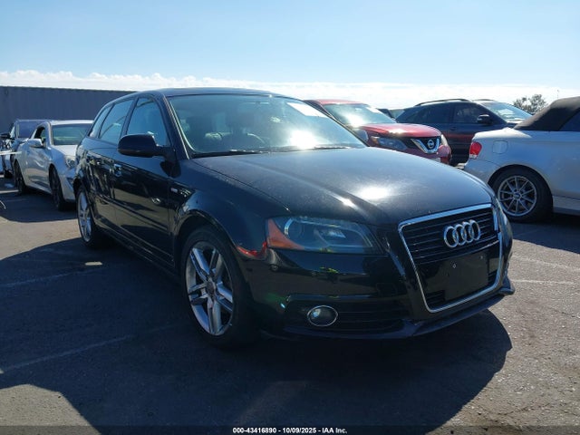 2011 AUDI A3 WAUKJAFM1BA075306 Photo 0