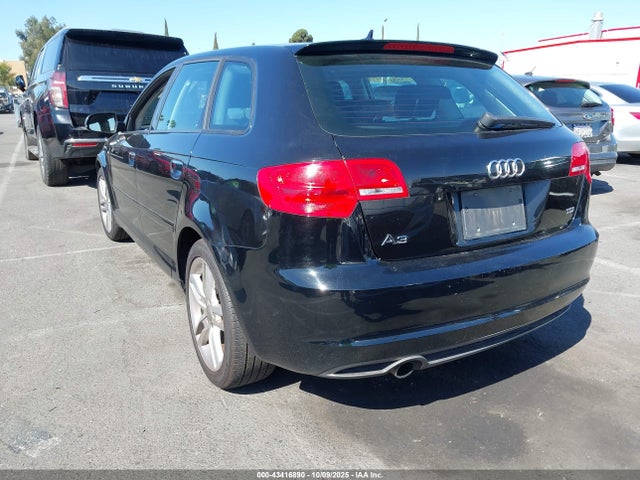 2011 AUDI A3 WAUKJAFM1BA075306 Photo 2