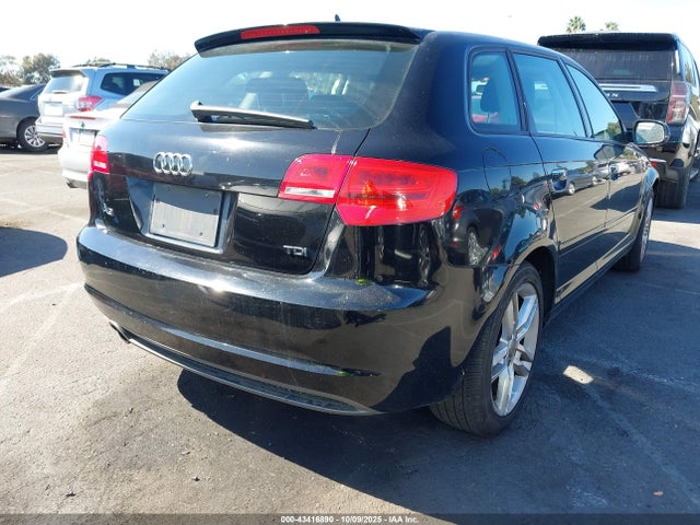 2011 AUDI A3 WAUKJAFM1BA075306 Photo 3