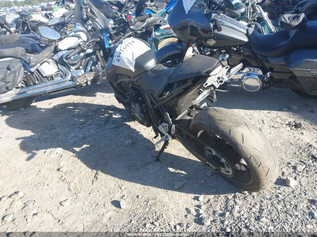 JS1EM11BXR7100086 Suzuki Gsx800 R