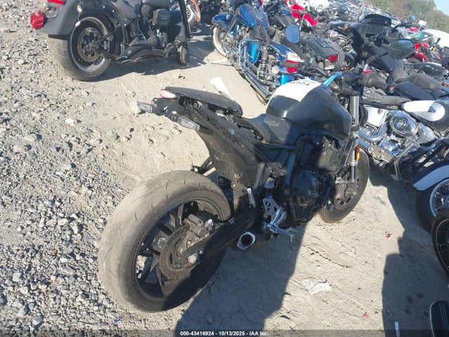 JS1EM11BXR7100086 Suzuki Gsx800 R