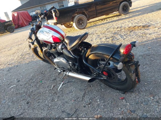 2018 TRIUMPH MOTORCYCLE BONNEVILLE SMTD42HL7JT852556 Photo 2