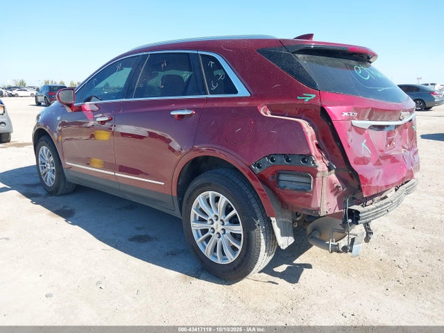 2018 CADILLAC XT5 1GYKNARS5JZ141867 Photo 2