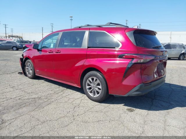 2021 TOYOTA SIENNA 5TDKRKEC5MS016128 Photo 2