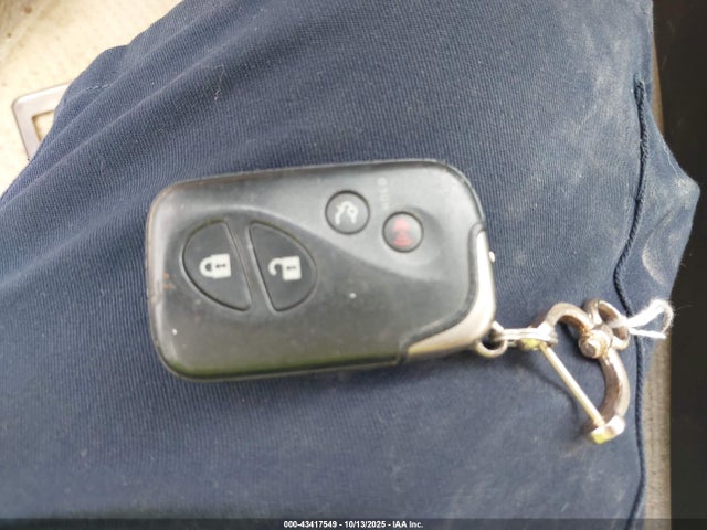 43417549 :رقم المزاد ، JTHFF2C22A2513854 vin ، 2010 Lexus Is 250c مزاد بيع