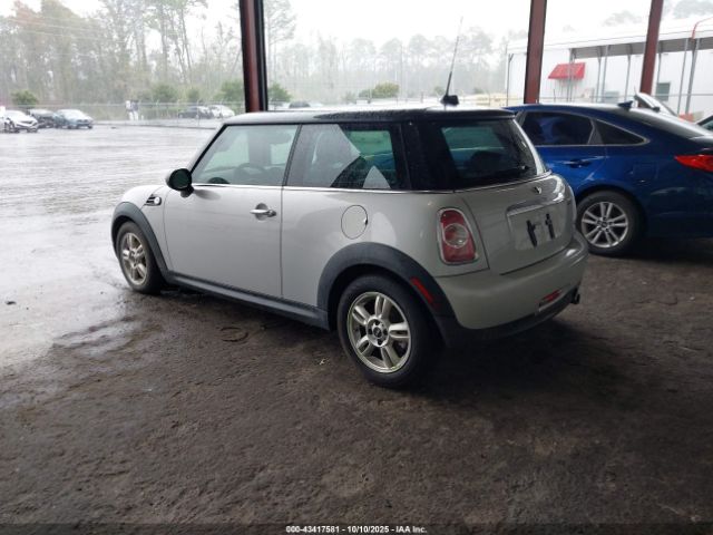 2012 MINI COOPER WMWSU3C59CT263819 Photo 2