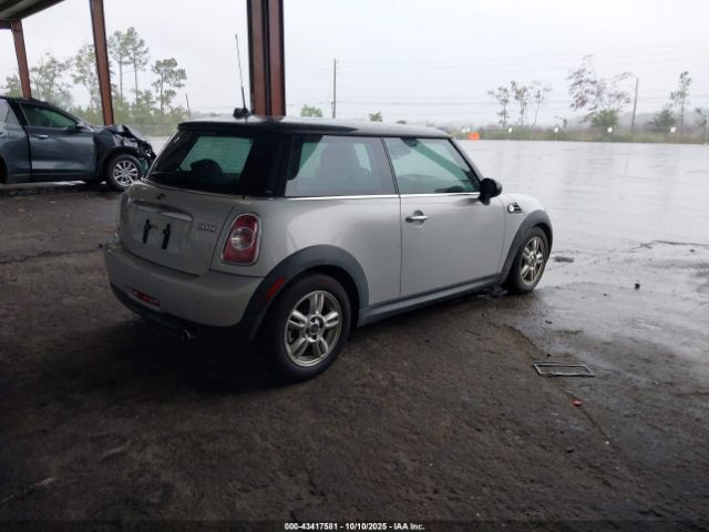 2012 MINI COOPER WMWSU3C59CT263819 Photo 3