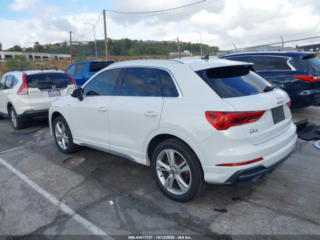 2020 AUDI Q3 WA1DECF39L1109653 Photo 2