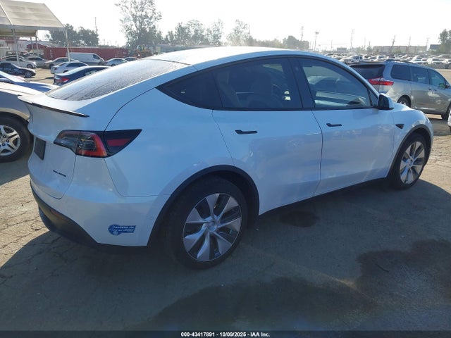 2021 TESLA MODEL Y 5YJYGDEE4MF066357 Photo 3