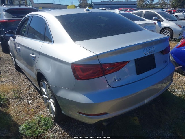 2015 AUDI A3 WAUEFGFF7F1001588 Photo 2