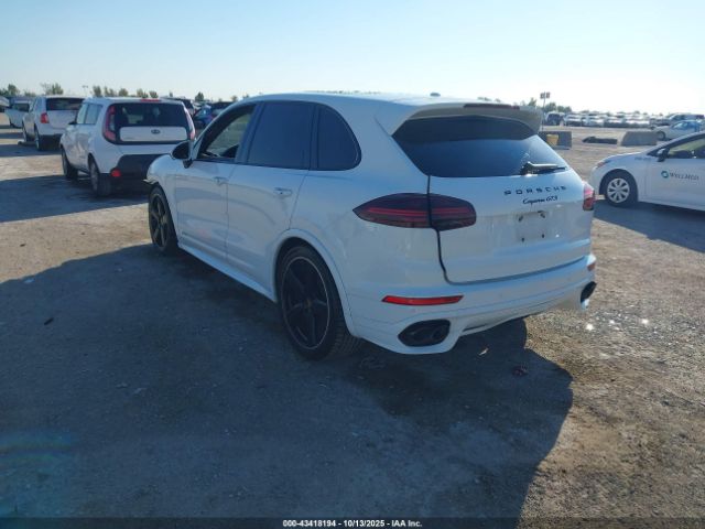 2016 PORSCHE CAYENNE WP1AD2A2XGLA75493 Photo 2