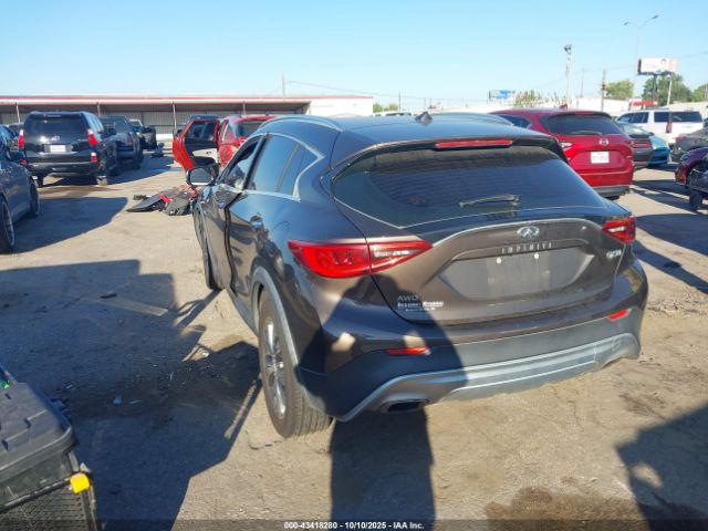 2018 INFINITI QX30 SJKCH5CR3JA053961 Photo 2