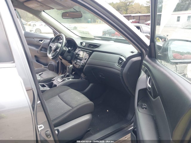 2017 NISSAN ROGUE KNMAT2MT5HP505143 Photo 4