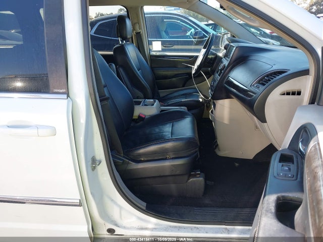 2C4RC1BG1ER124032 Chrysler 2014