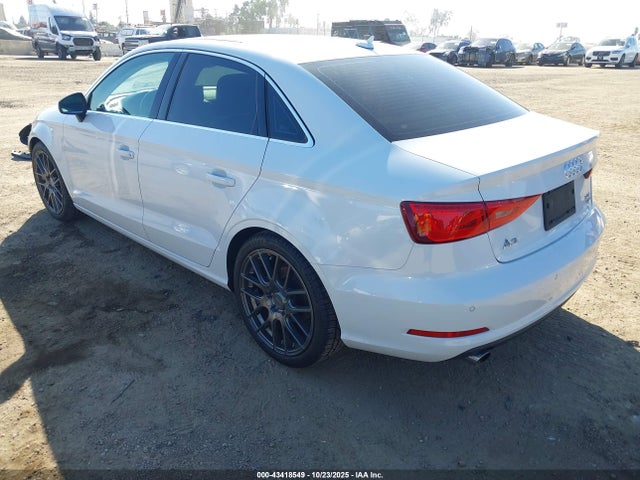 2015 AUDI A3 WAUEFGFF0F1086077 Photo 2