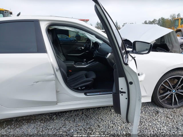 3MW5R7J05M8C02795 BMW 330i Xdrive