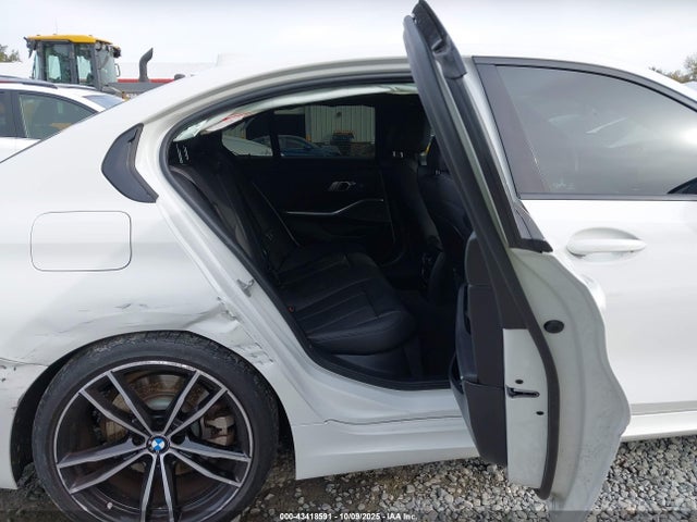 3MW5R7J05M8C02795 BMW 330i Xdrive