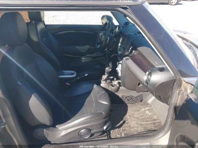 2010 MINI COOPER S CLUBMAN WMWMM3C58ATZ33138 Photo 4