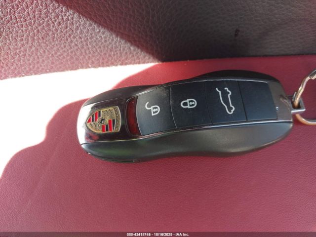 2016 PORSCHE MACAN WP1AB2A57GLB40624 Photo 10