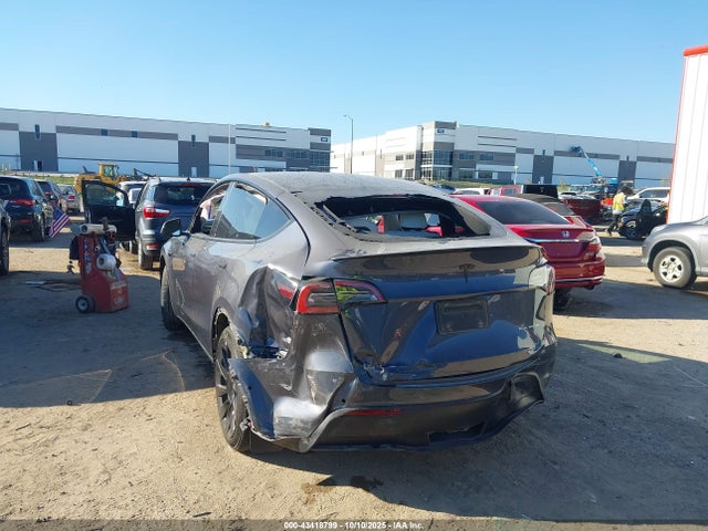 2023 TESLA MODEL Y 7SAYGAEE5PF584659 Photo 2