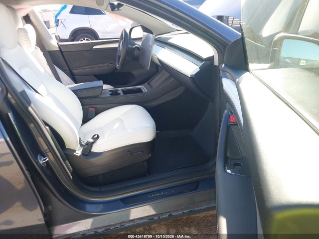 2023 TESLA MODEL Y 7SAYGAEE5PF584659 Photo 4