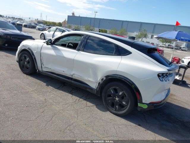 2021 FORD MUSTANG MACH-E 3FMTK2R70MMA36577 Photo 2