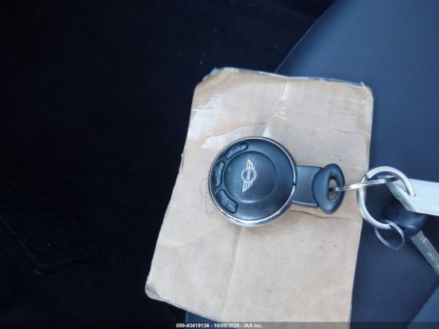 2011 MINI COOPER WMWSU3C56BT097399 Photo 10