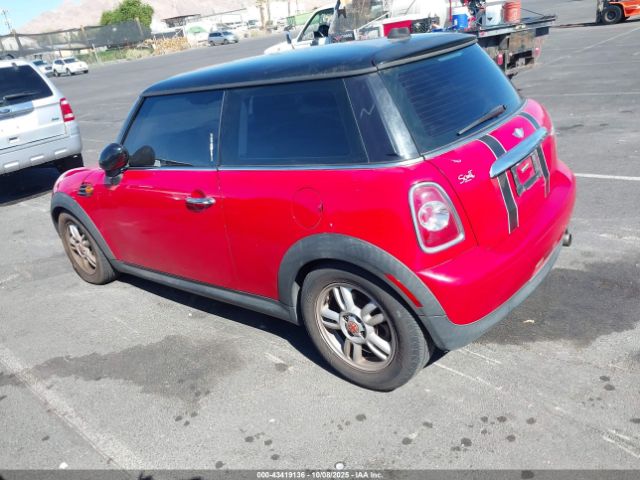 2011 MINI COOPER WMWSU3C56BT097399 Photo 2