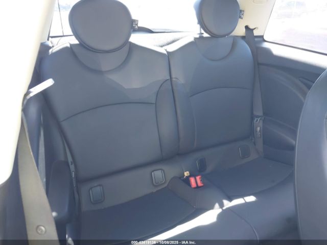 2011 MINI COOPER WMWSU3C56BT097399 Photo 7