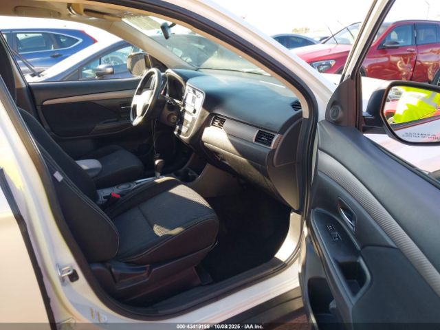 2016 MITSUBISHI OUTLANDER JA4AD2A30GZ014106 Photo 4