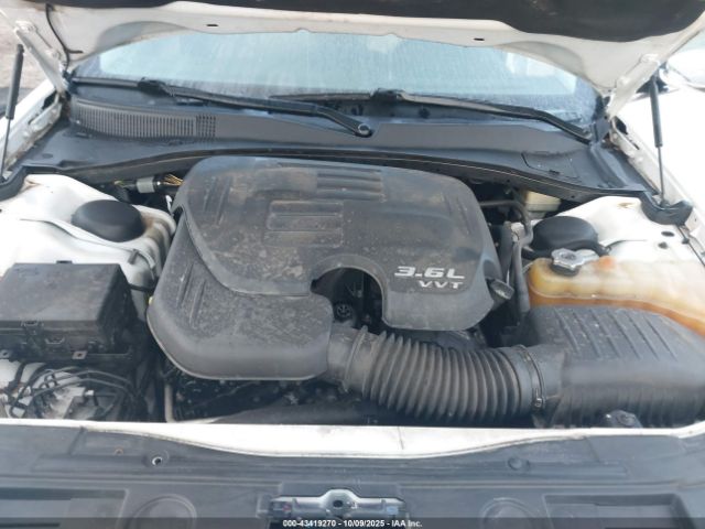 2015 CHRYSLER 300C 2C3CCAEG0FH791851 Photo 9