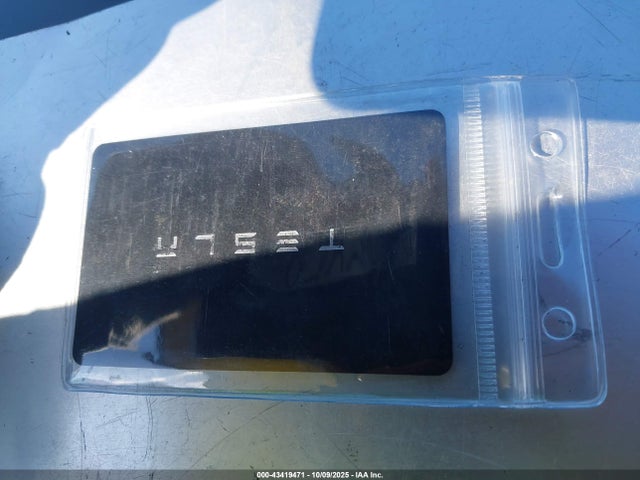 2025 TESLA MODEL Y 7SAYGDED7SF233964 Photo 10