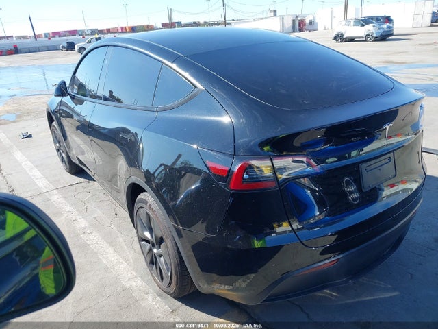 2025 TESLA MODEL Y 7SAYGDED7SF233964 Photo 2