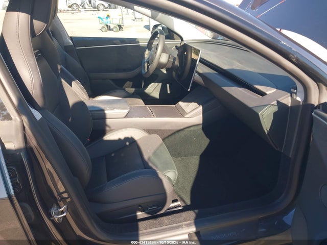 2024 TESLA MODEL 3 5YJ3E1ET9RF842082 Photo 4