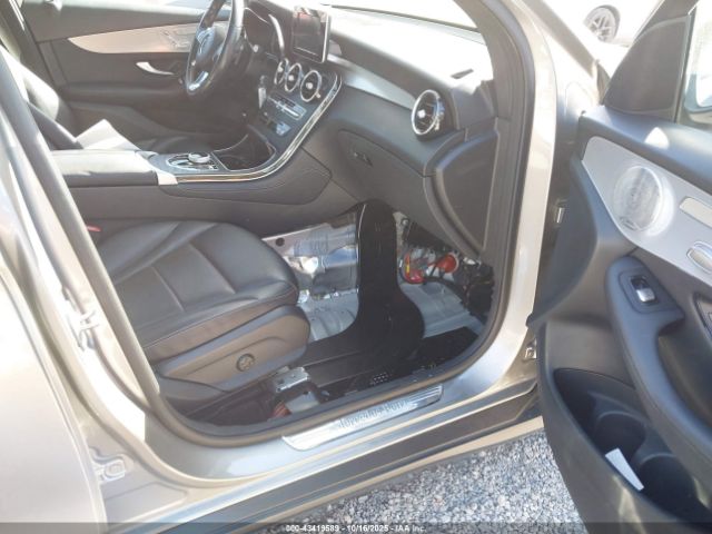 2019 MERCEDES-BENZ GLC 300 WDC0G4KB2KV181099 Photo 4