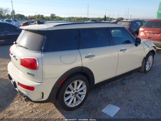 2017 MINI CLUBMAN WMWLN9C59H2B32247 Photo 3