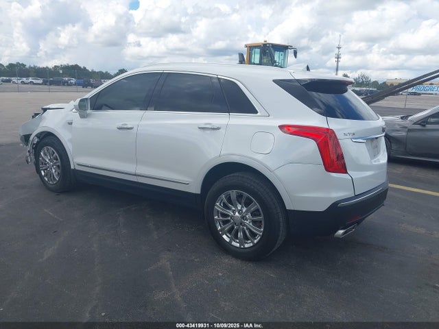 2018 CADILLAC XT5 1GYKNCRSXJZ149247 Photo 2