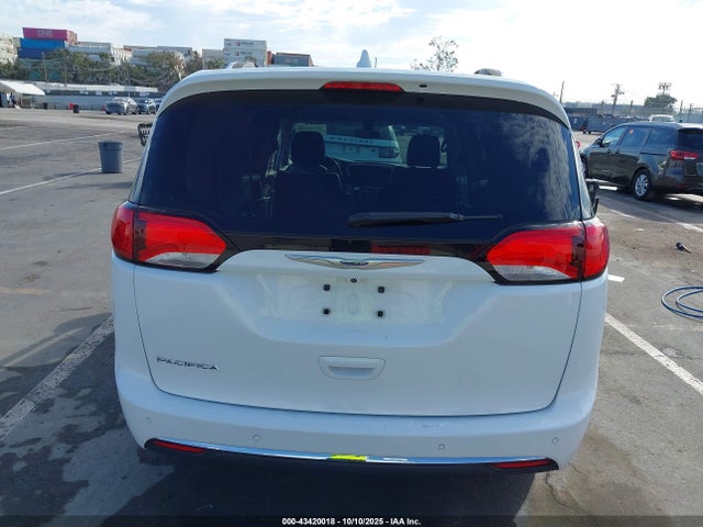 2C4RC1EG6KR597917 Chrysler Pacifica Touring L Plus
