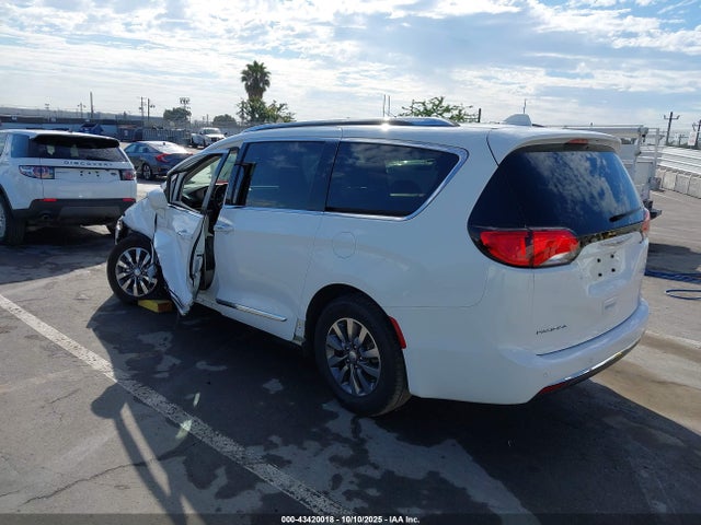 2019 CHRYSLER PACIFICA 2C4RC1EG6KR597917 Photo 2