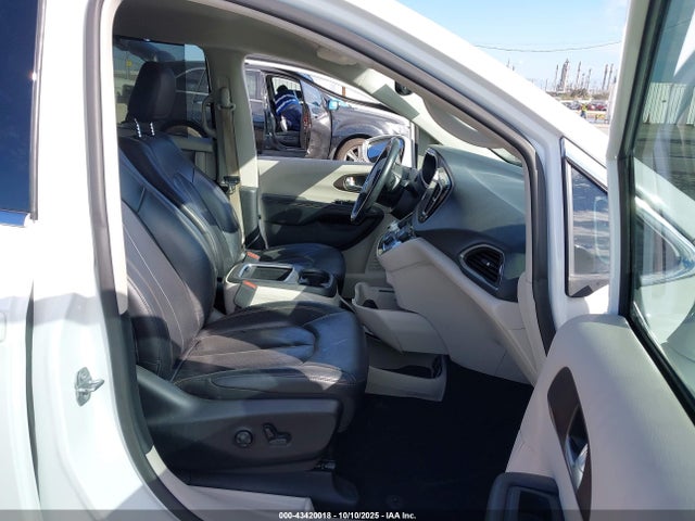 2019 CHRYSLER PACIFICA 2C4RC1EG6KR597917 Photo 4