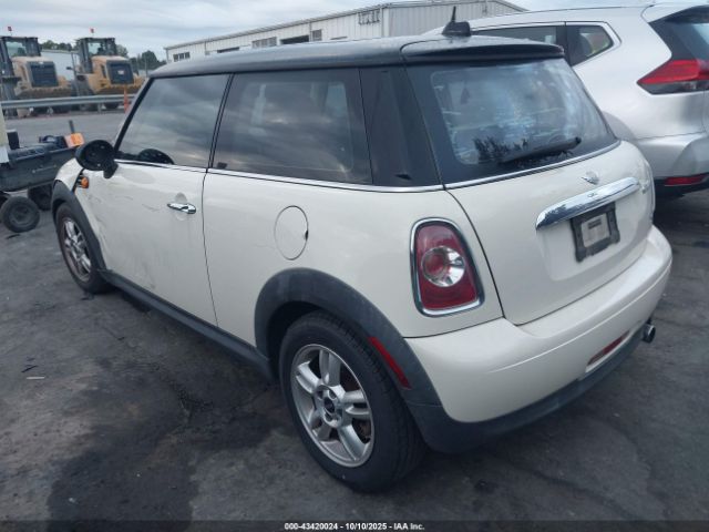 2013 MINI HARDTOP WMWSU3C53DT688406 Photo 2