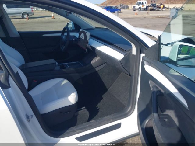 2023 TESLA MODEL Y 7SAYGDEE1PF947492 Photo 4