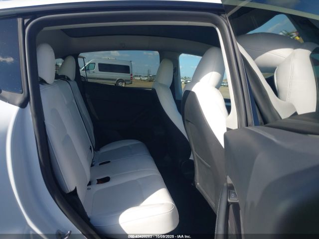 2023 TESLA MODEL Y 7SAYGDEE1PF947492 Photo 7