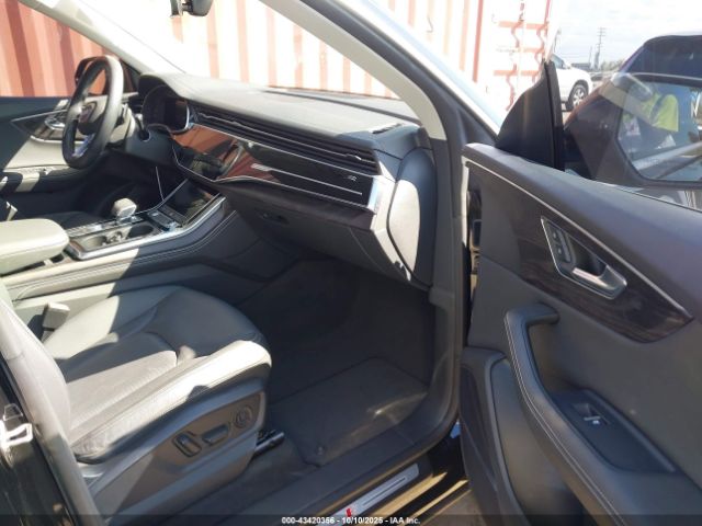 2023 AUDI Q8 WA1EVBF18PD000876 Photo 4